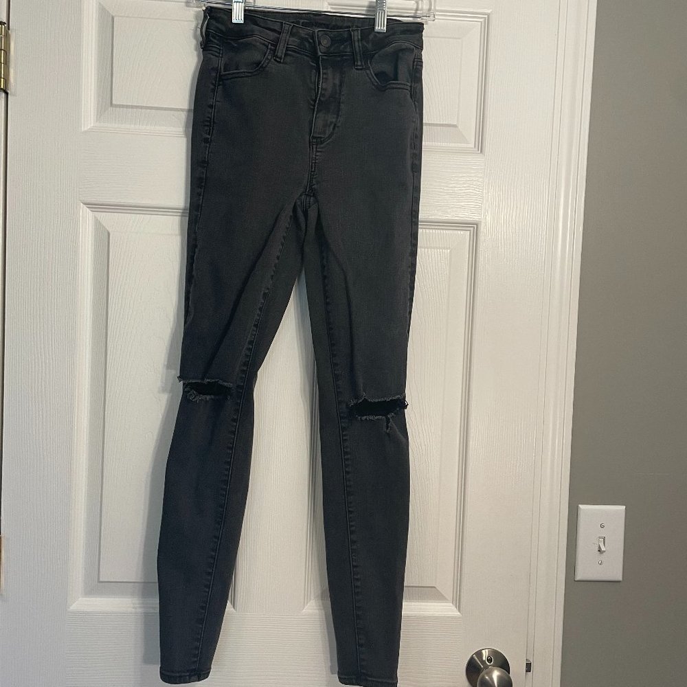 American Eagle Women's Black Super Hi-Rise Stretch Ripped Jeggings Size 4 Long